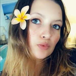 Meet your Posher, Caitlcaitlyn